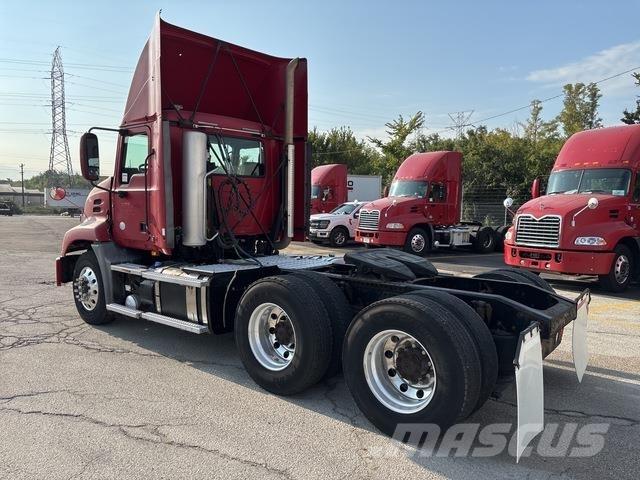 Mack CXU613 Tractor Units