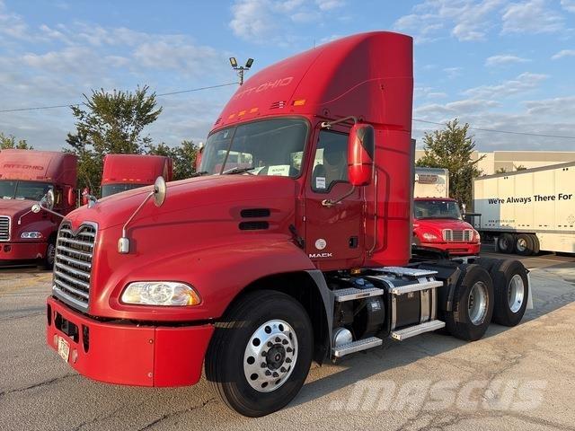 Mack CXU613 Tractor Units