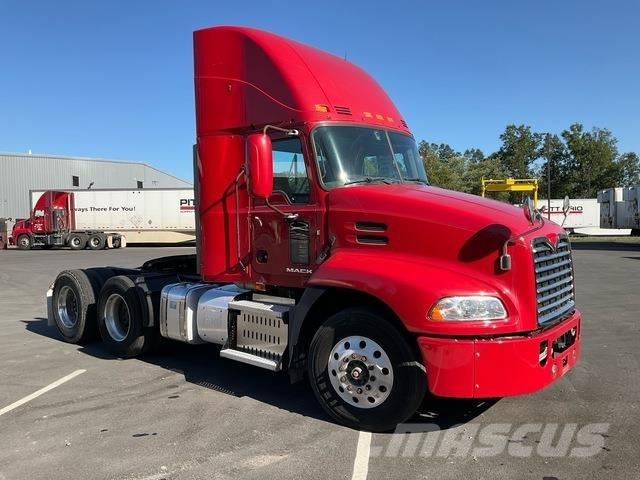 Mack CXU613 Tractor Units