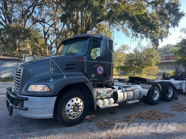 Mack CXU613 Tractor Units
