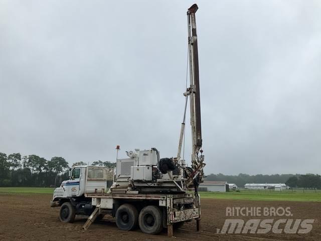 Mack DMM6906S Mobile drill rig trucks