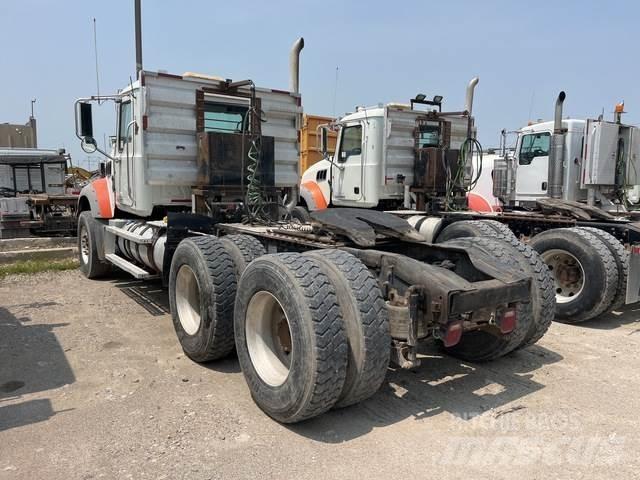 Mack GU713 Tractor Units