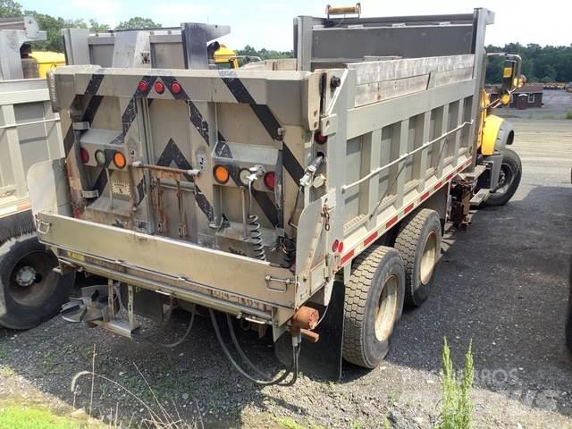 Mack GU713 Snow blades and plows