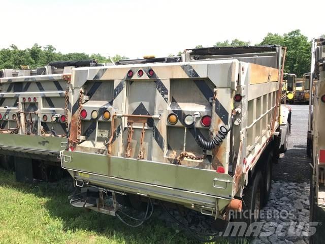 Mack GU713 Snow blades and plows
