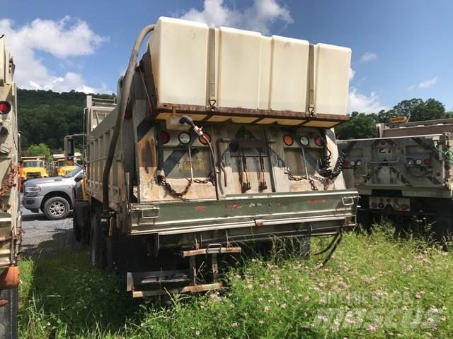 Mack GU713 Snow blades and plows