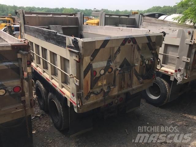 Mack GU713 Snow blades and plows