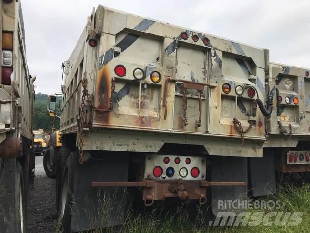 Mack GU713 Snow blades and plows