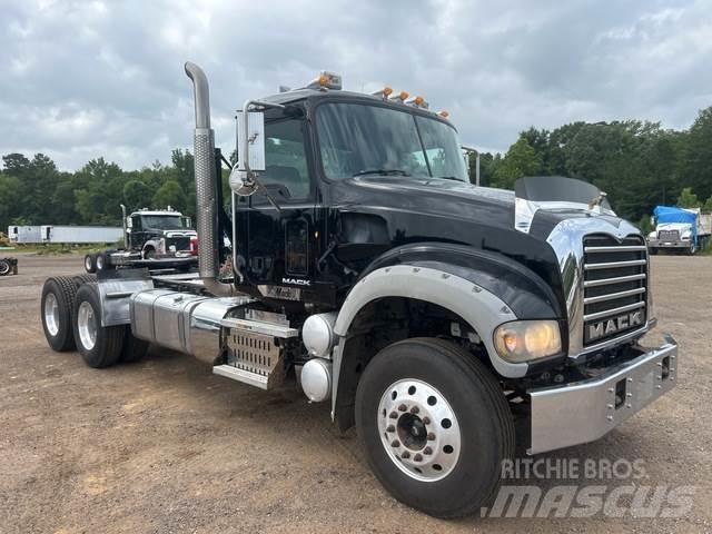 Mack GU713 Tractor Units