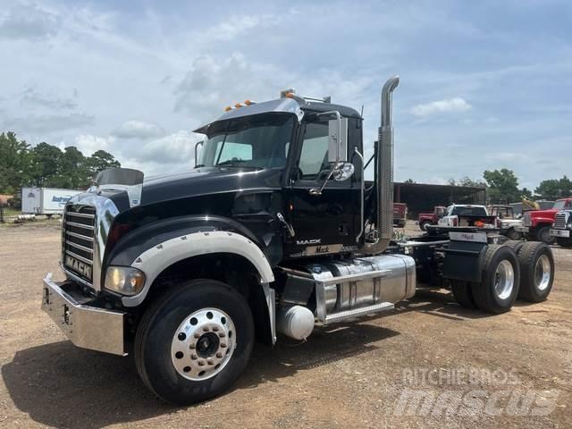 Mack GU713 Tractor Units