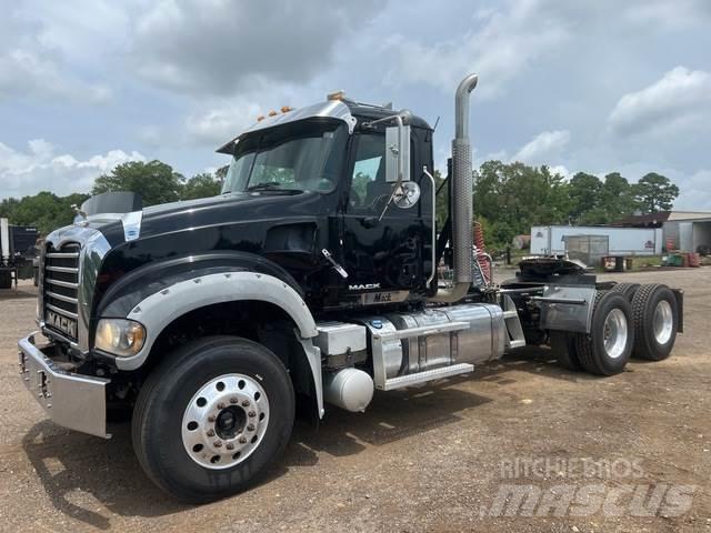 Mack GU713 Tractor Units