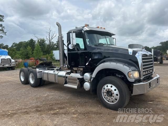 Mack GU713 Tractor Units