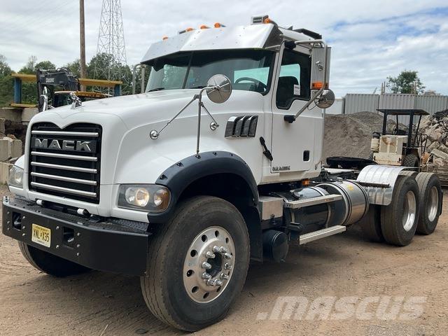 Mack GU713 Tractor Units