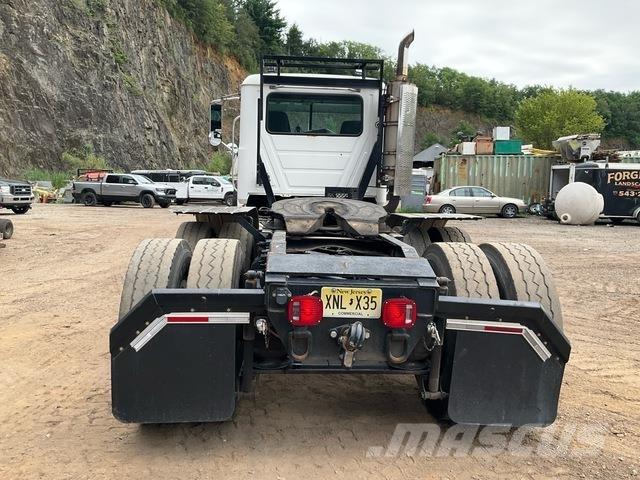 Mack GU713 Tractor Units