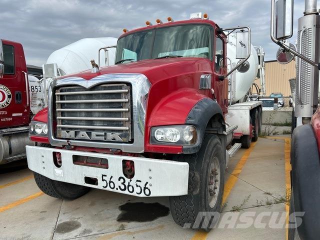 Mack GU713 Other trucks