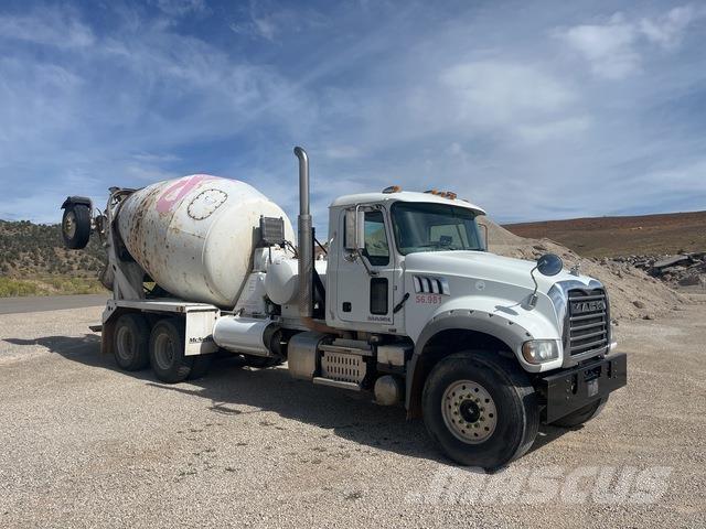 Mack GU713 Other trucks