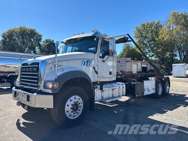 Mack GU713 Skip loader trucks