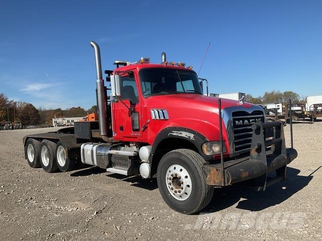Mack GU713 Tractor Units