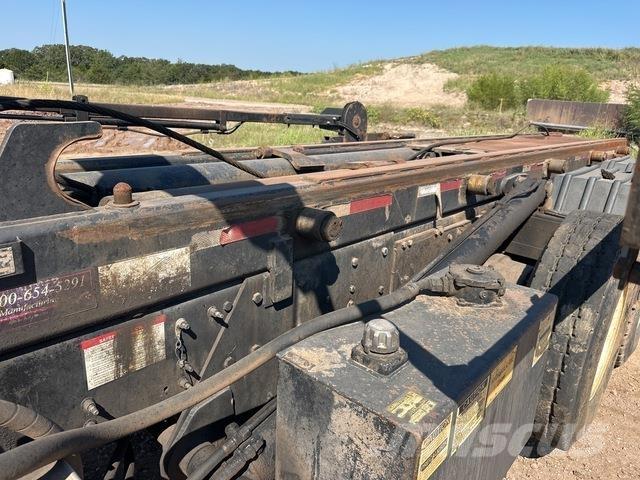 Mack GU813 Skip loader trucks
