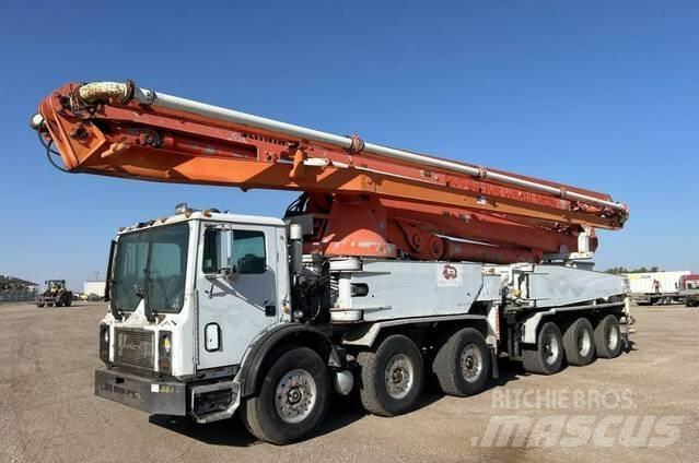 Mack MR688S Concrete pump trucks