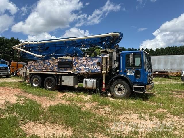 Mack MRU613 Concrete pump trucks