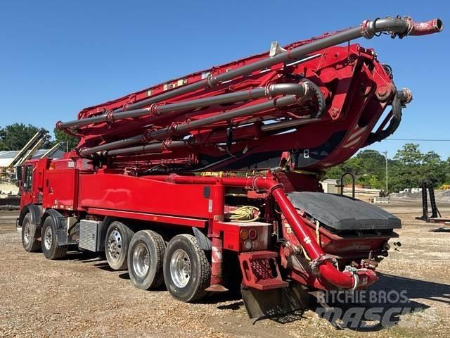 Mack MRU613 Concrete pump trucks