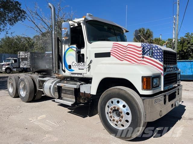 Mack Pinnacle Tractor Units