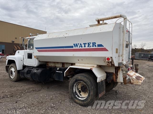 Mack R690T Water tankers