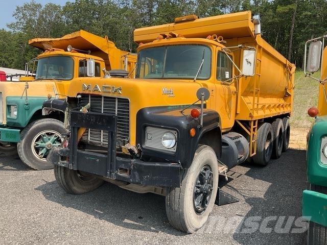 Mack RD686SX Tipper trucks