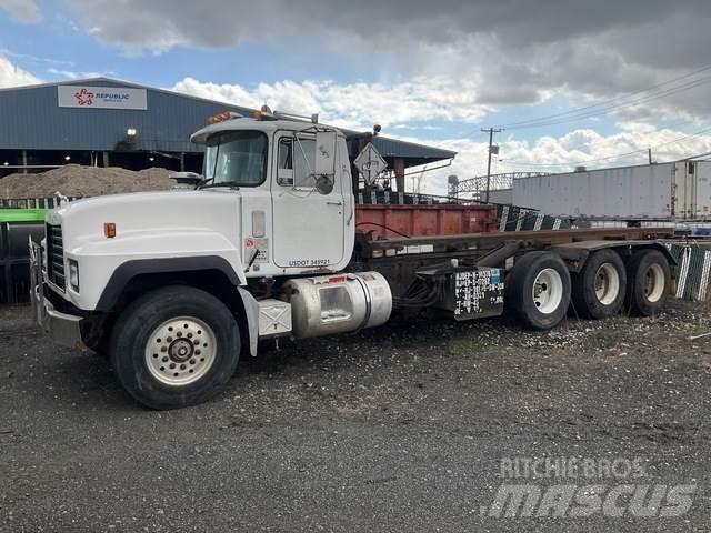 Mack RD688S Skip loader trucks