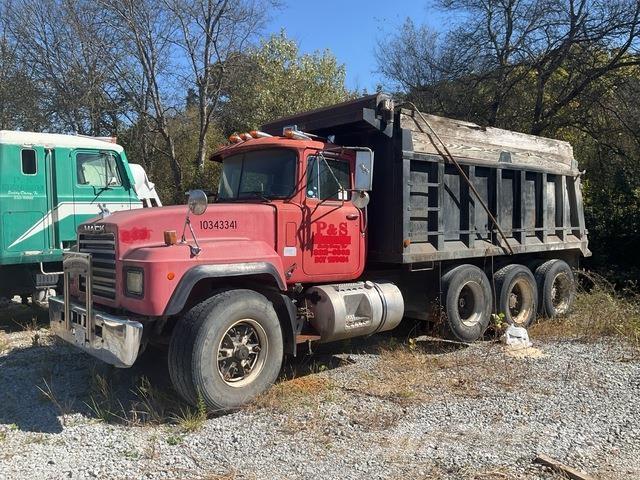 Mack RD688S Tipper trucks
