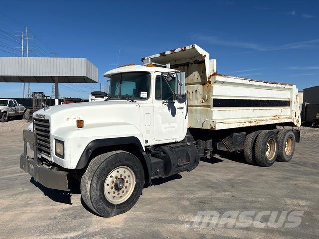 Mack RD688S Tipper trucks