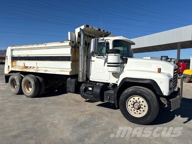 Mack RD688S Tipper trucks