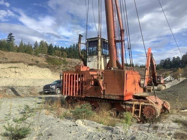 Madill 071 Harvester cranes