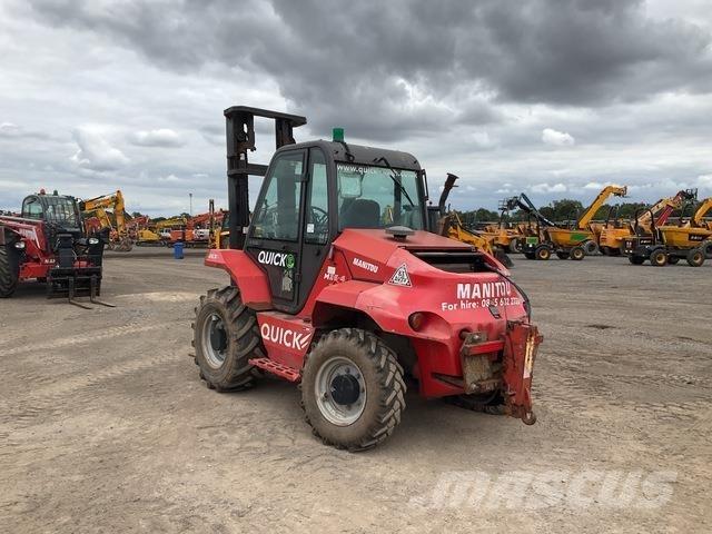 Manitou M26-4 Rough terrain trucks