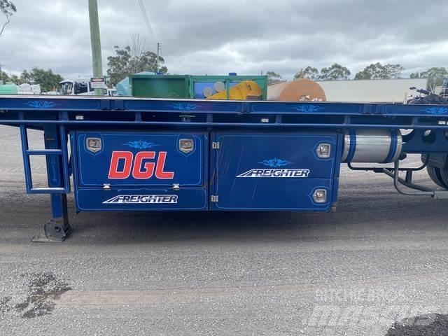 MaxiTrans  Flatbed/Dropside trailers