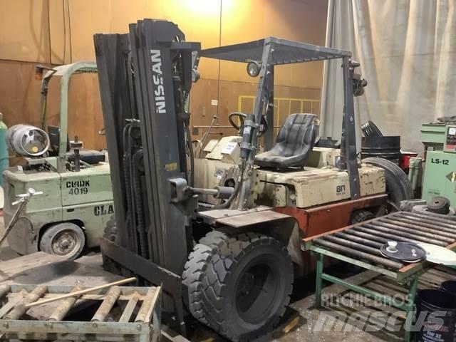 Nissan CF80 Construction - Others