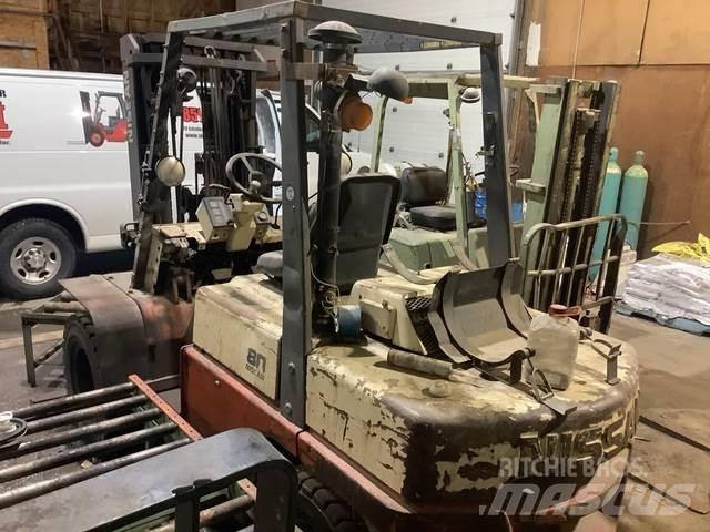 Nissan CF80 Construction - Others