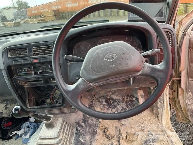 Nissan Navara Pick up/Dropside