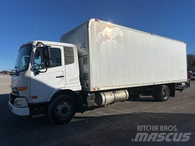 Nissan UD2600 Box body trucks