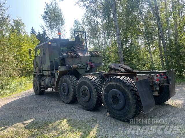 Oshkosh M1070 Tractor Units