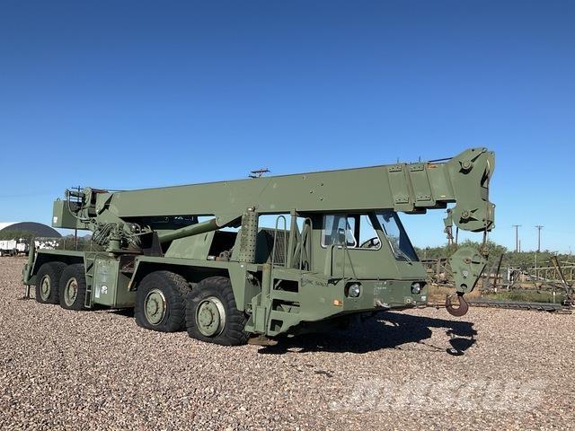 P&H HSHMC-25 Tracked cranes