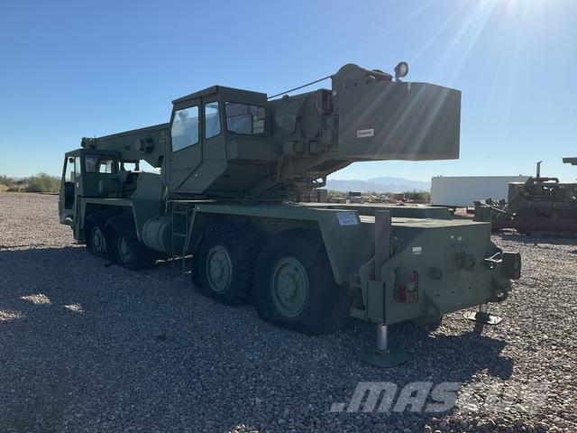 P&H HSHMC-25 Tracked cranes