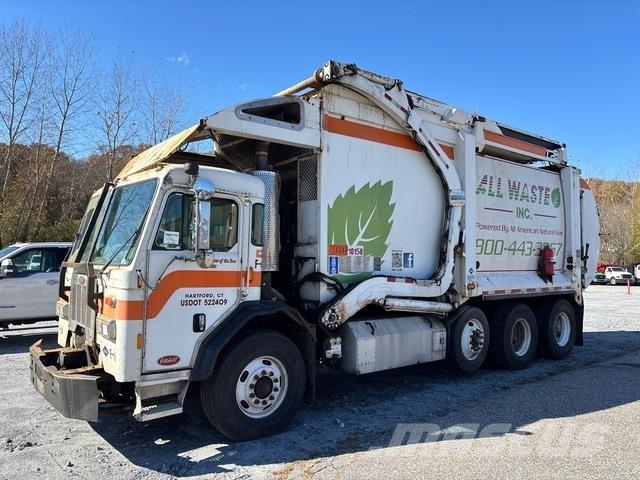 Peterbilt 320 Waste trucks