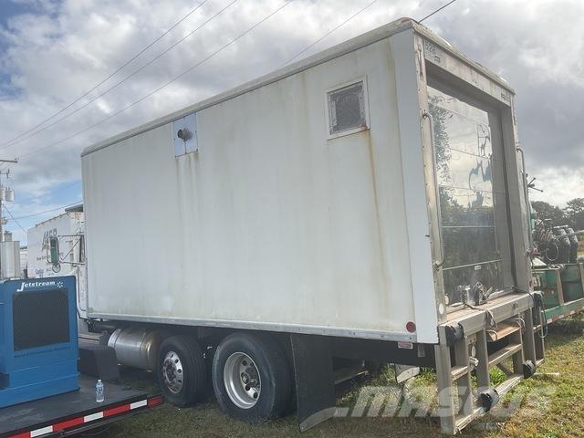 Peterbilt 330 Temperature controlled trucks