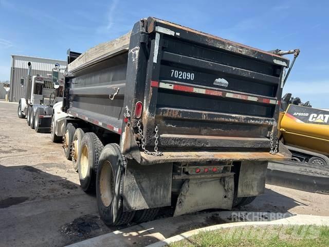 Peterbilt 340 Tipper trucks
