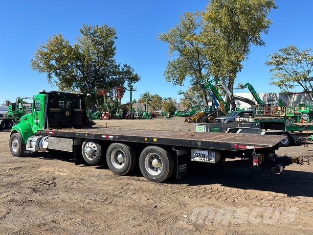 Peterbilt 348 Recovery vehicles