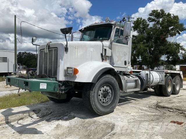 Peterbilt 365 Cabins and interior