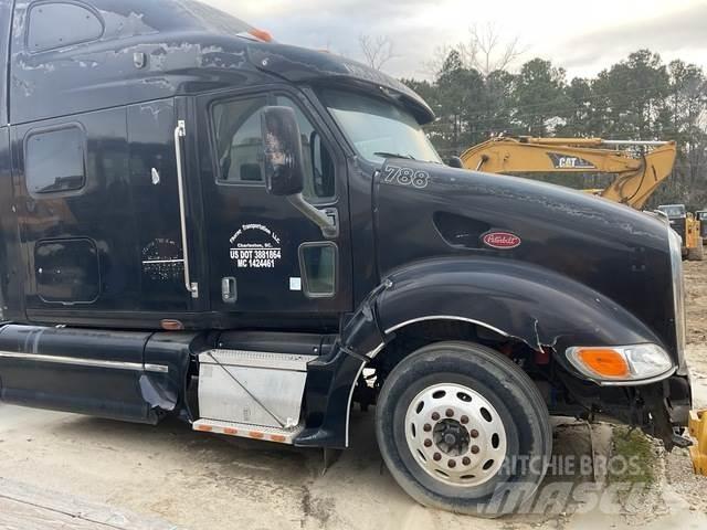 Peterbilt 387 Tractor Units