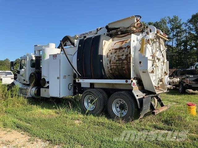 Peterbilt 567 Crawler excavators