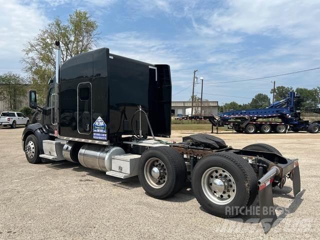 Peterbilt 579 Tractor Units
